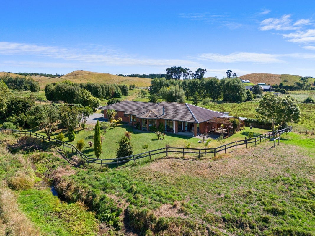 761 State Highway 1, Te Horo - Carousel 1
