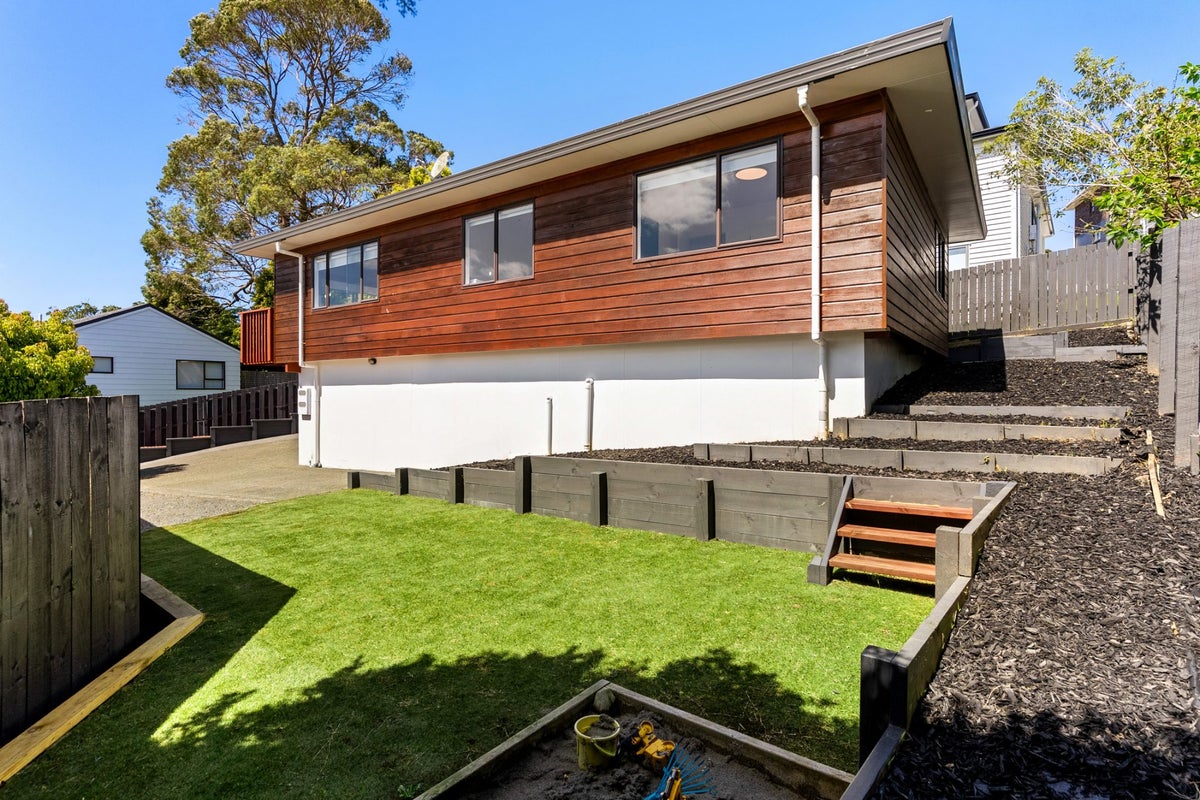 2/75 Langana Avenue, Browns Bay, Auckland - Carousel 14
