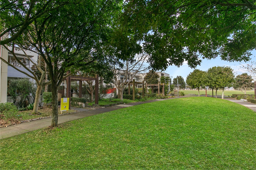 38 Figaro Crescent, Takanini, Auckland - Carousel 15