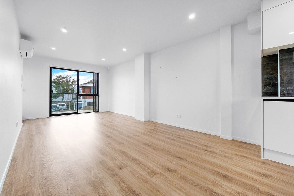4/45 Heatherbank Street, Glen Innes, Auckland - Carousel 1