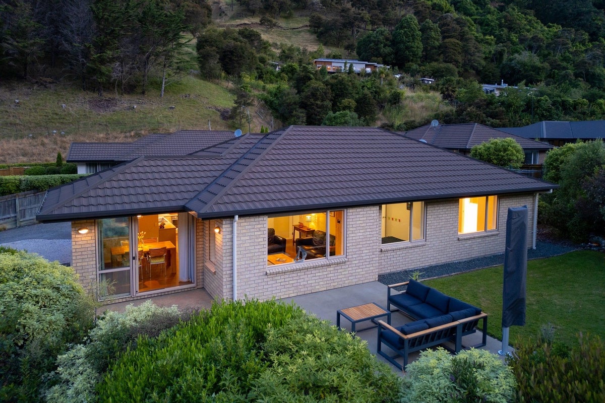 3 Tindle Place, The Brook, Nelson - Carousel 1