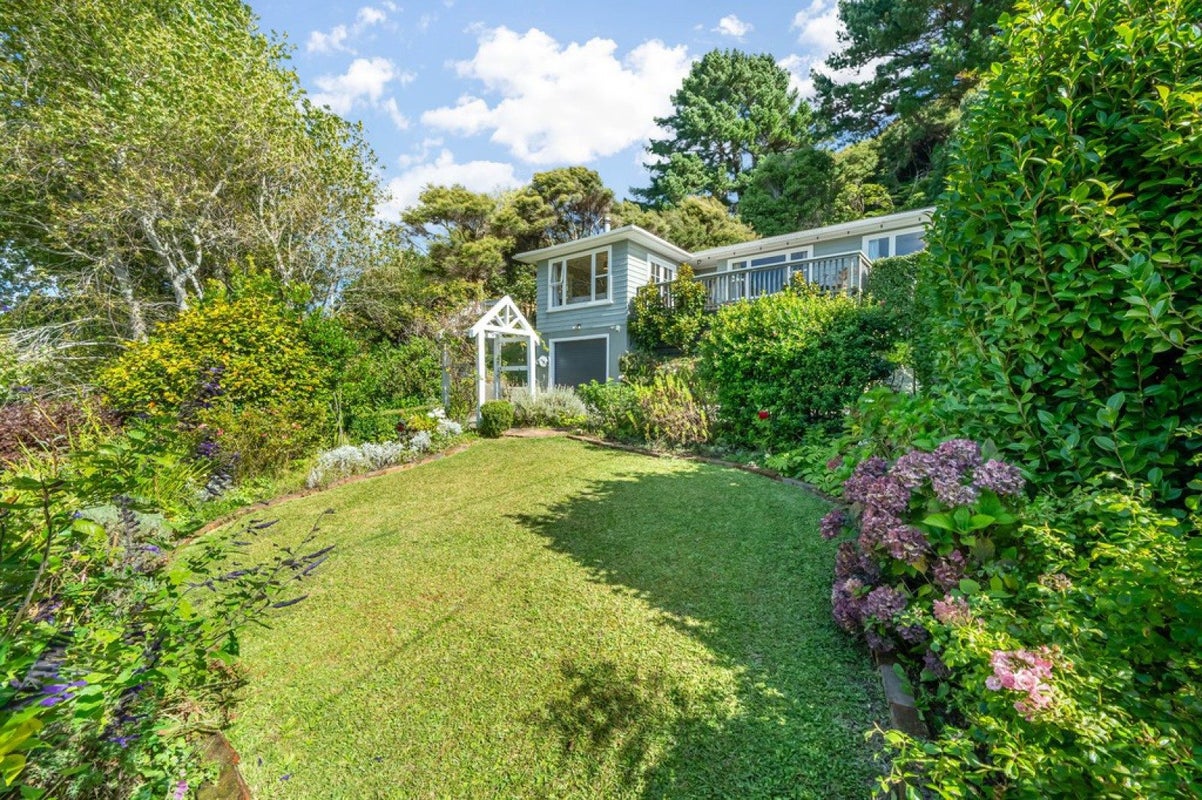 121 Wainuiomata Road, Wainuiomata, Lower Hutt - Carousel 2