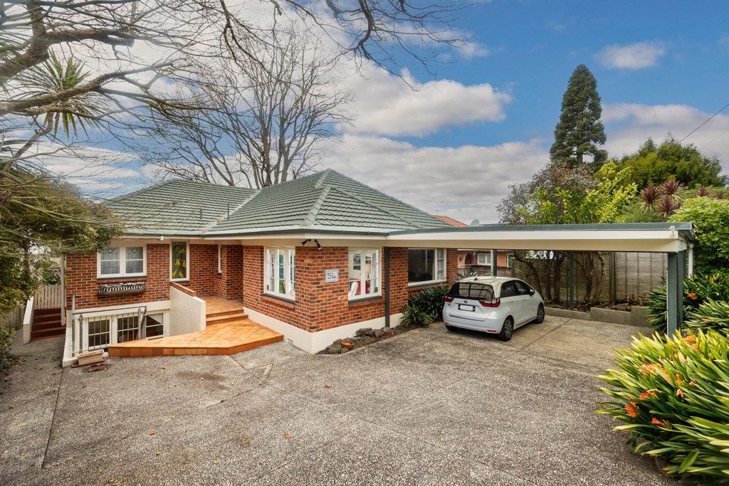 54 Mount Albert Road, Mount Albert, Auckland - Carousel 1