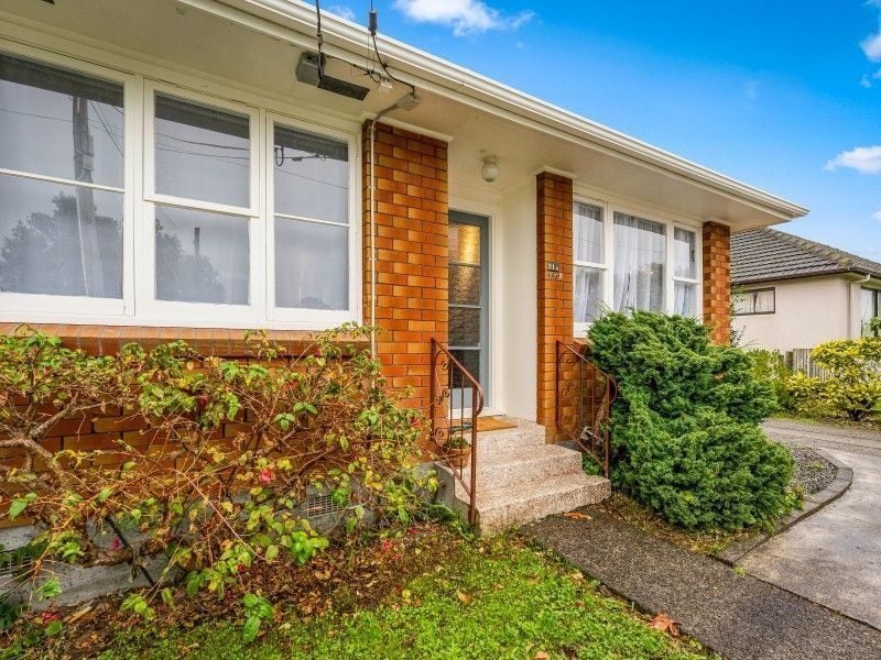 2/31A MCPARLAND STREET, Ebdentown, Upper Hutt - Carousel 2