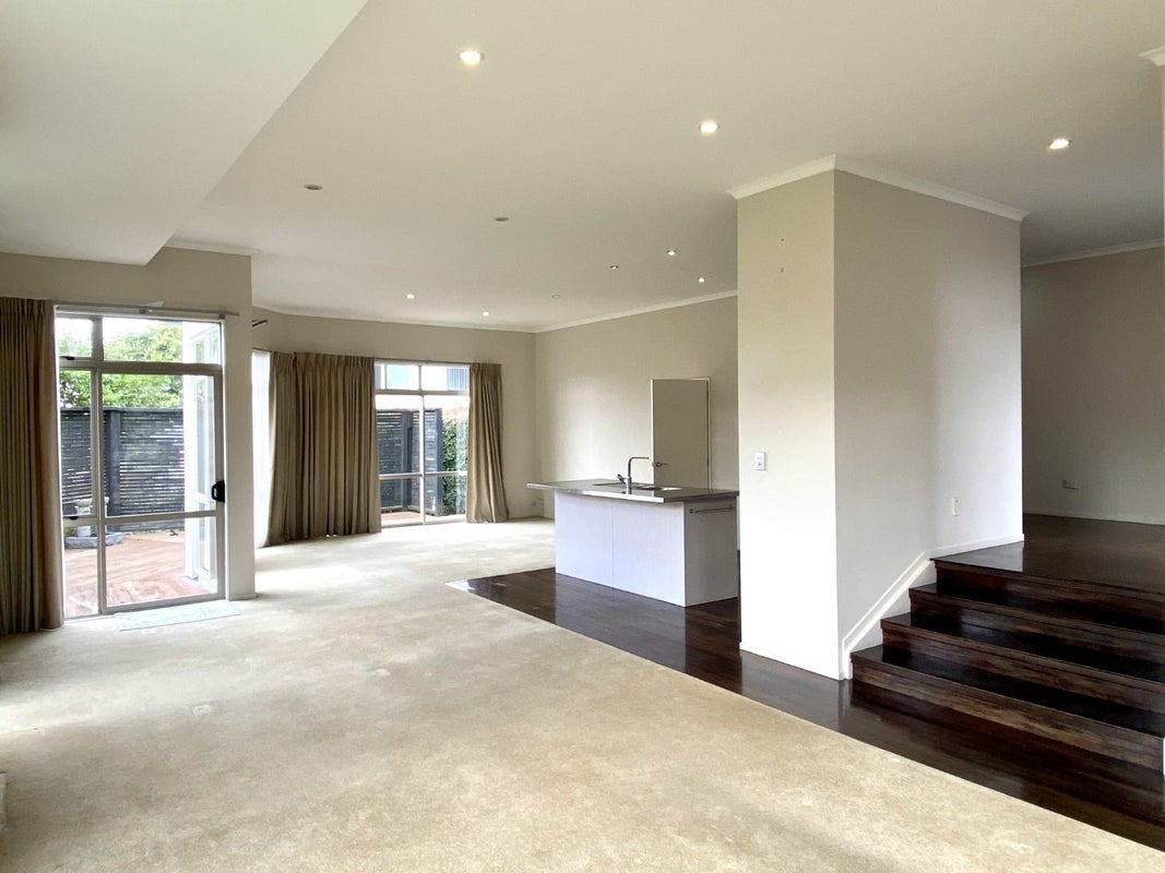 11 Gold Street, Albany Heights, Auckland - Carousel 2