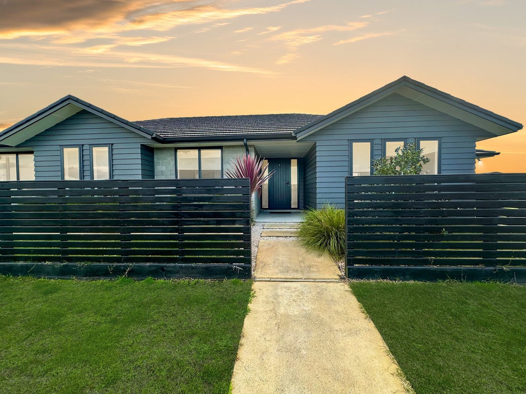 7 Kuakua Close, Papamoa Beach, Papamoa - Carousel 1