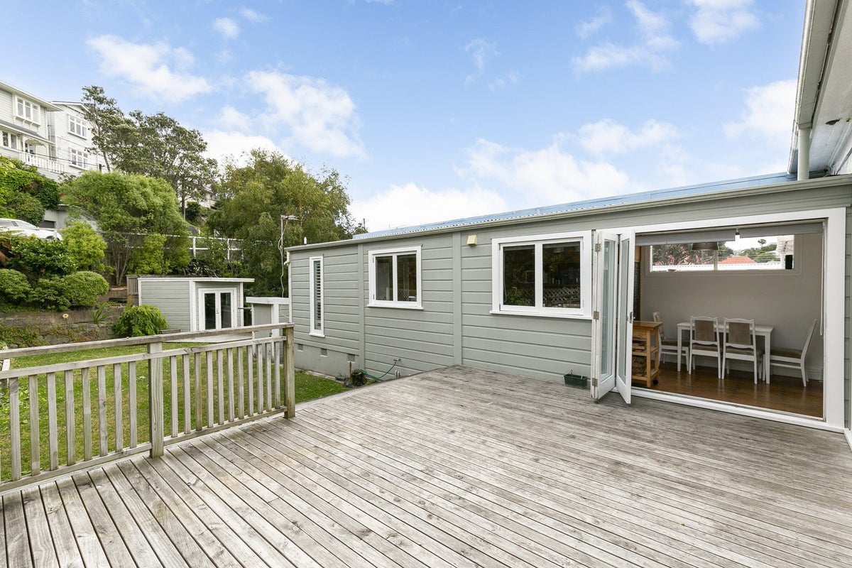 20 Todman Street, Brooklyn, Wellington - Carousel 1