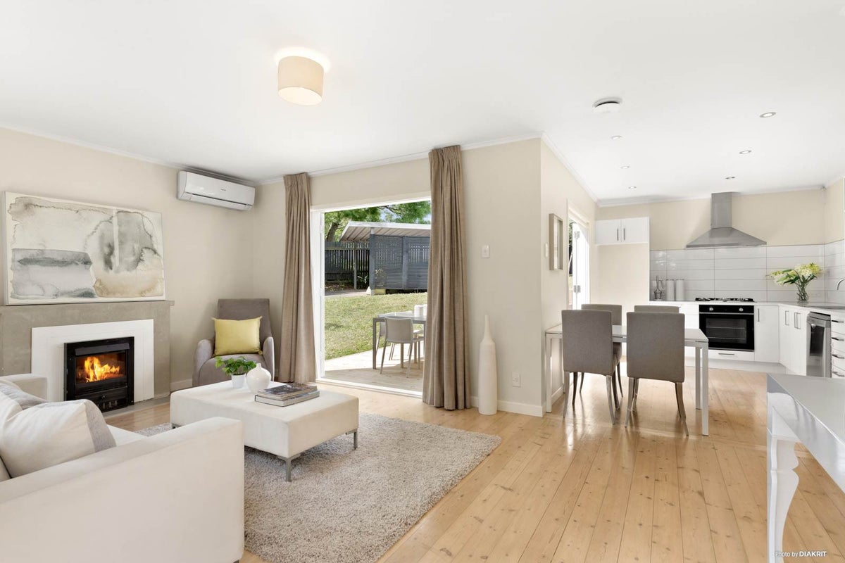 10 Courtland Avenue, Glen Innes, Auckland - Carousel 2