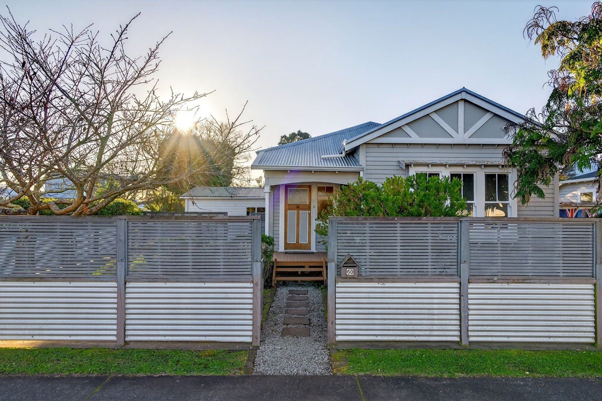 60 Sheehan Street, Whataupoko, Gisborne - Carousel 1