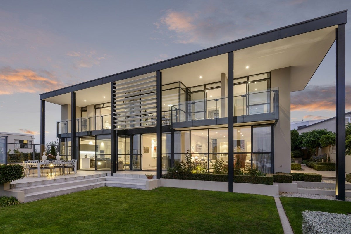23A Glendevere Terrace, Redcliffs, Christchurch - Carousel 1
