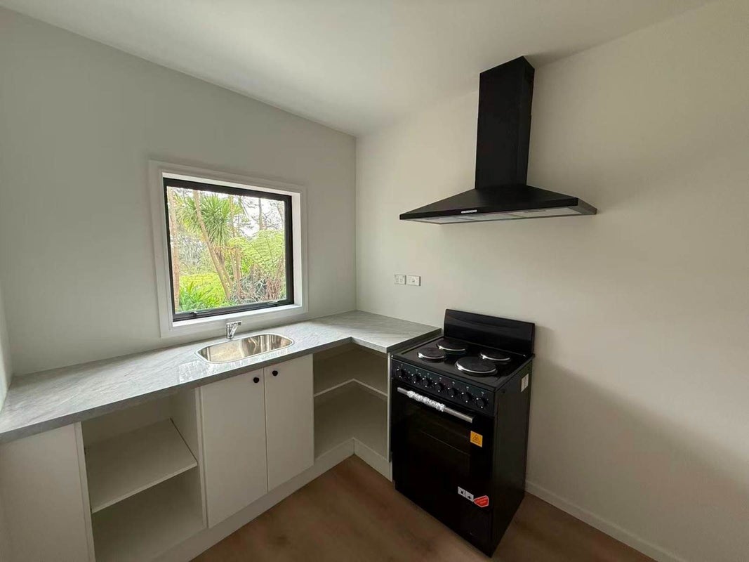 53 Red Hills Road, Massey, Auckland - Carousel 2