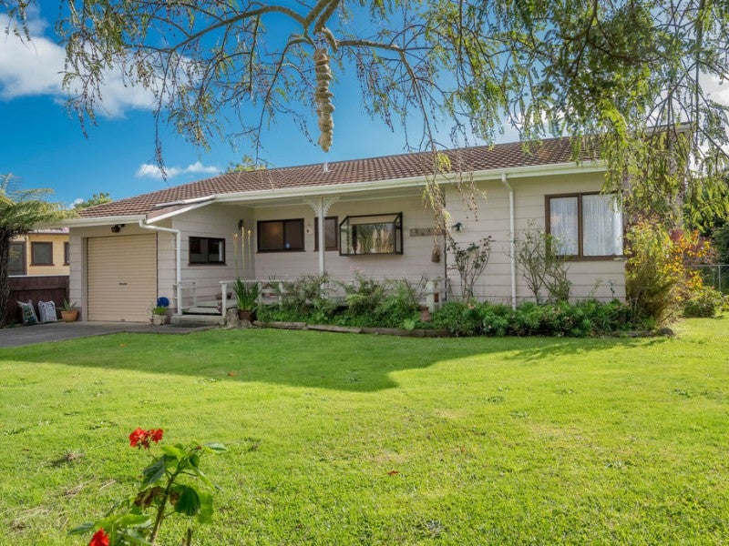 5 Old Coach Road North, Otaki - Carousel 2