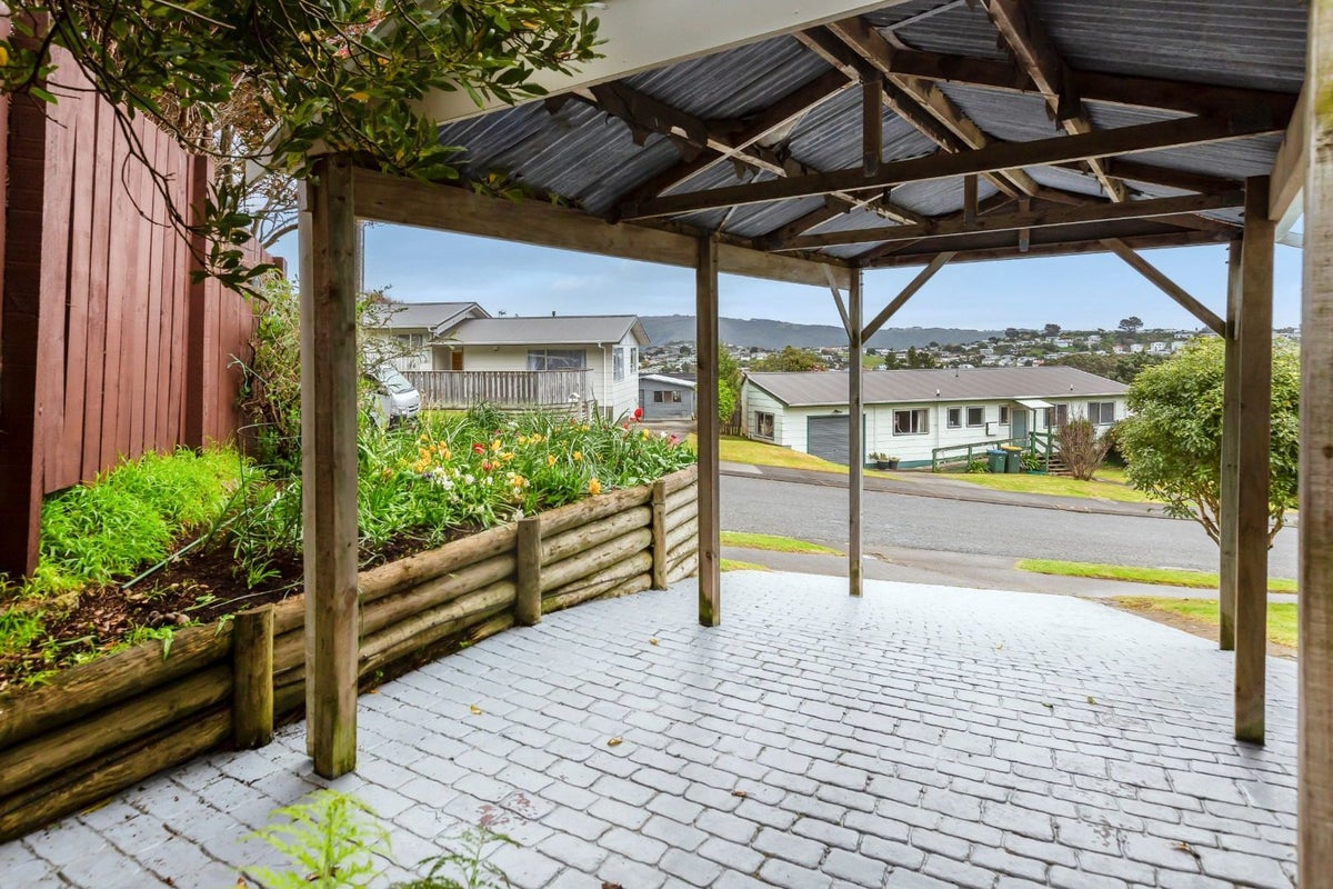 6 The Bollard, Whitby, Porirua - Carousel 10