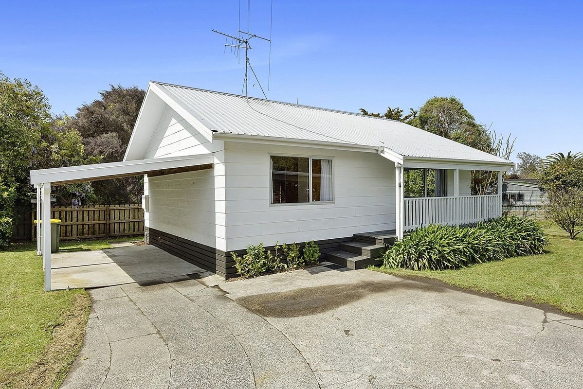 77A Lake Crescent, Hamilton Lake, Hamilton - Carousel 1
