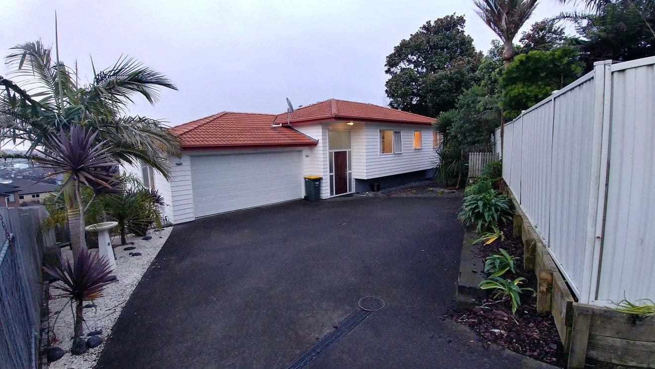 630A East Coast Road, Pinehill, Auckland - Carousel 1