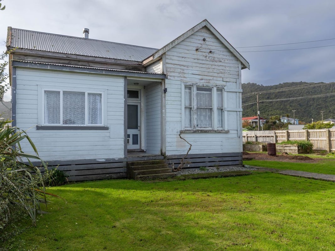 53 Bright Street, Cobden, Greymouth - Carousel 21