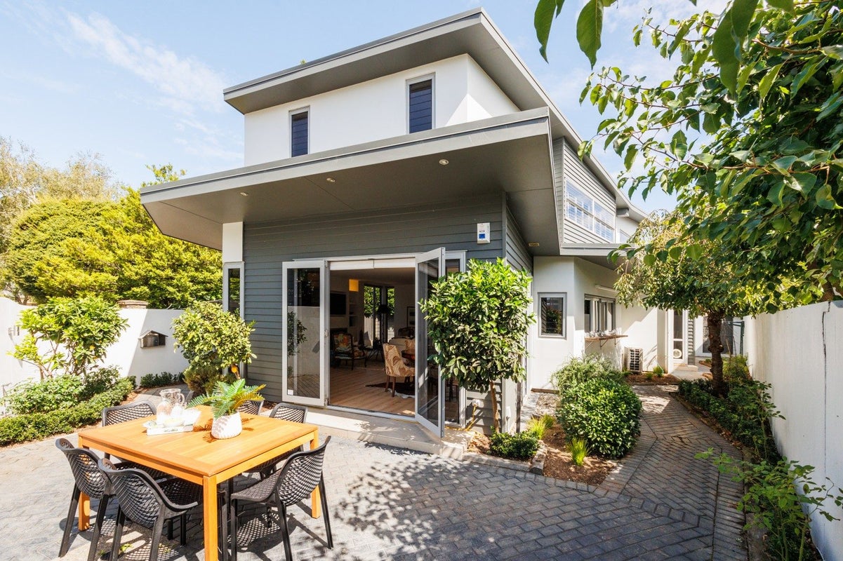 23 Montgomery Terrace, Hokowhitu, Palmerston North - Carousel 1