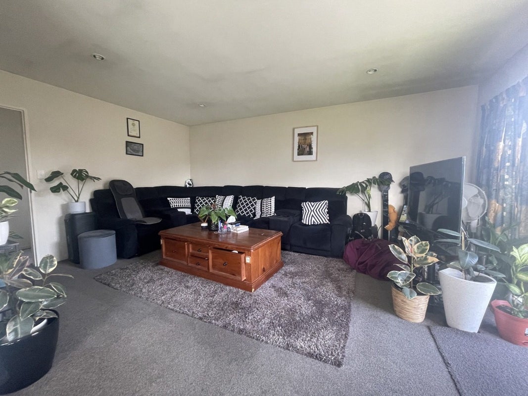 8 Kydd Lane, Hornby, Christchurch - Carousel 2
