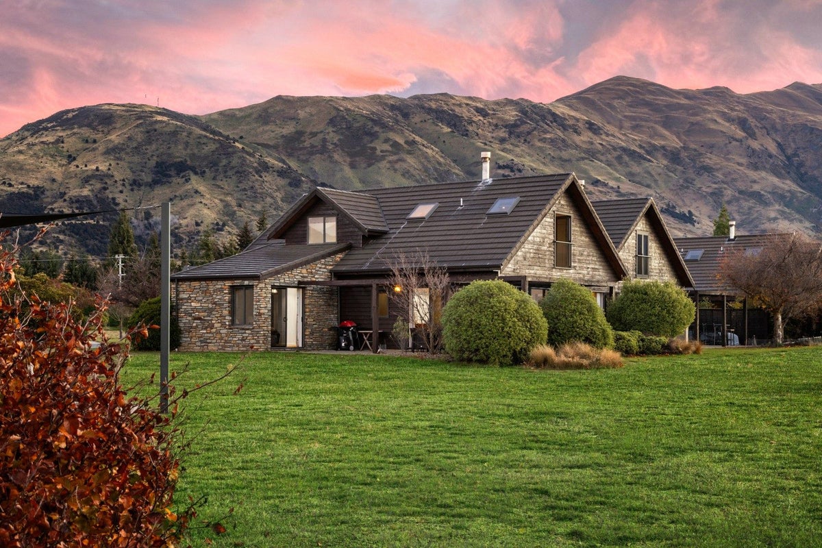 9 Villa Lane, Wanaka, Wanaka - Carousel 25