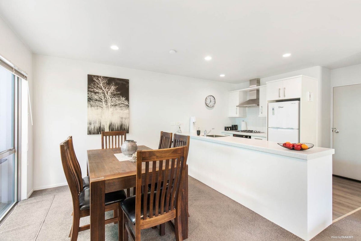 30 Carento Way, Stanmore Bay, Whangaparaoa - Carousel 2