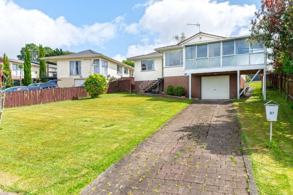 37 Rosewarne Crescent, Glendene, Auckland - Carousel 2