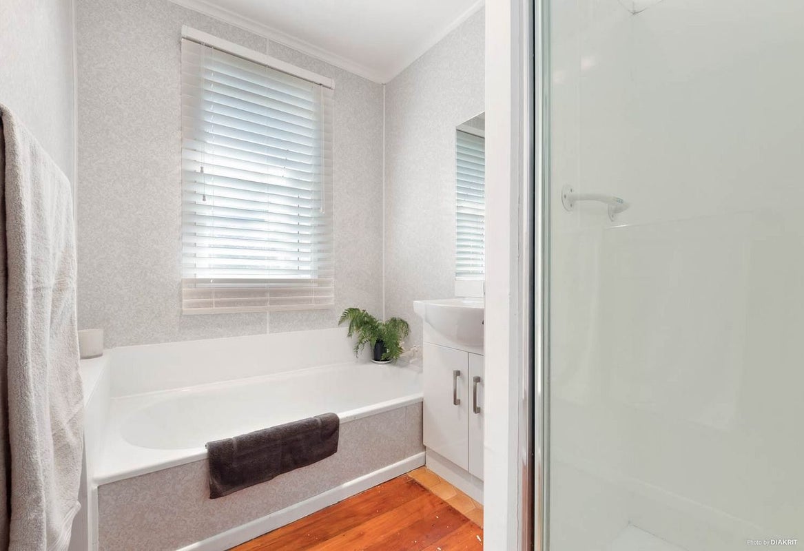 28 Methuen Road, Avondale, Auckland - Carousel 16