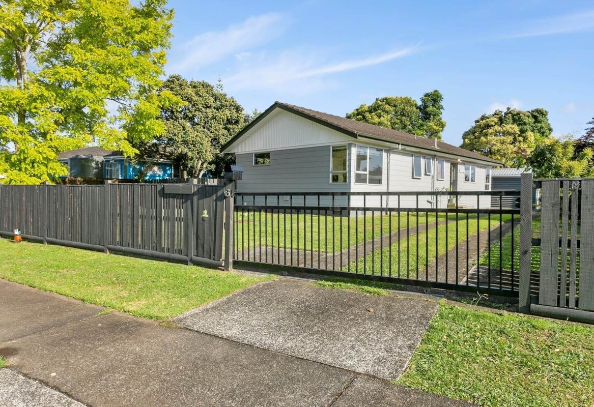6 Primrose Place, Manurewa, Auckland - Carousel 1