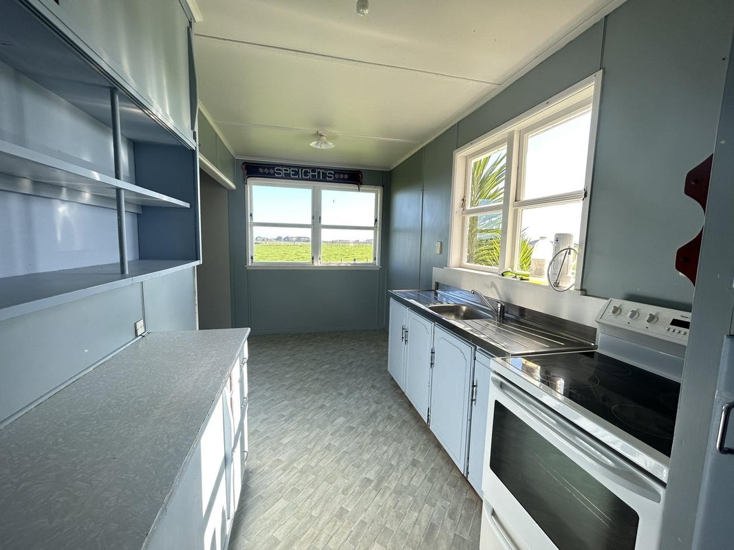 134 Waikawa Beach Road, Levin - Carousel 1