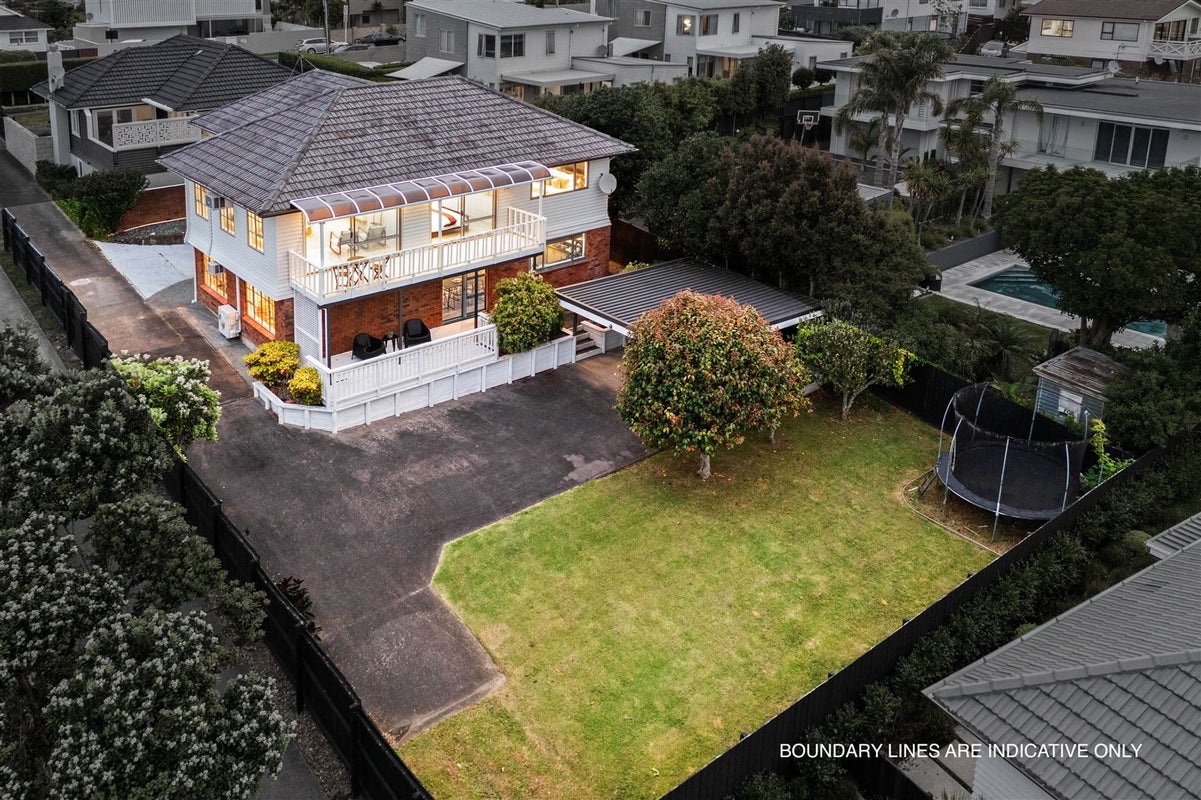 1/52 Aberdeen Road, Campbells Bay, Auckland - Carousel 1