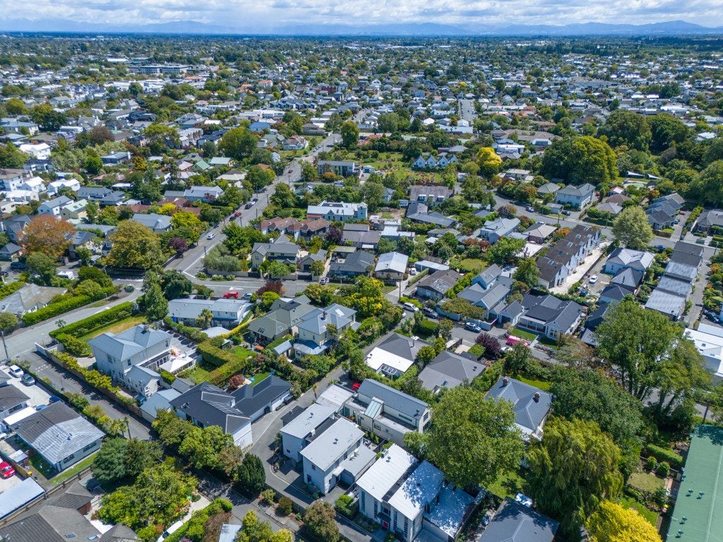 2/64 Holly Road, St Albans, Christchurch - Carousel 25