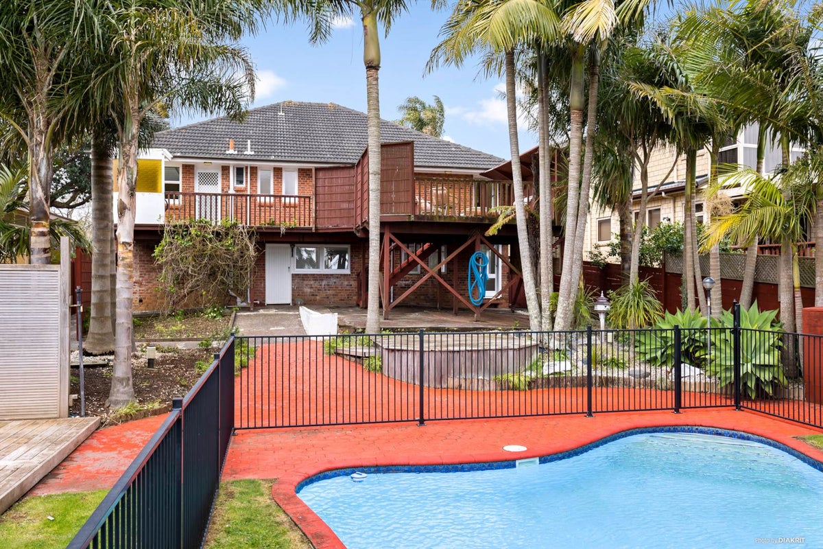 69 Hillsborough Road, Hillsborough, Auckland - Carousel 2