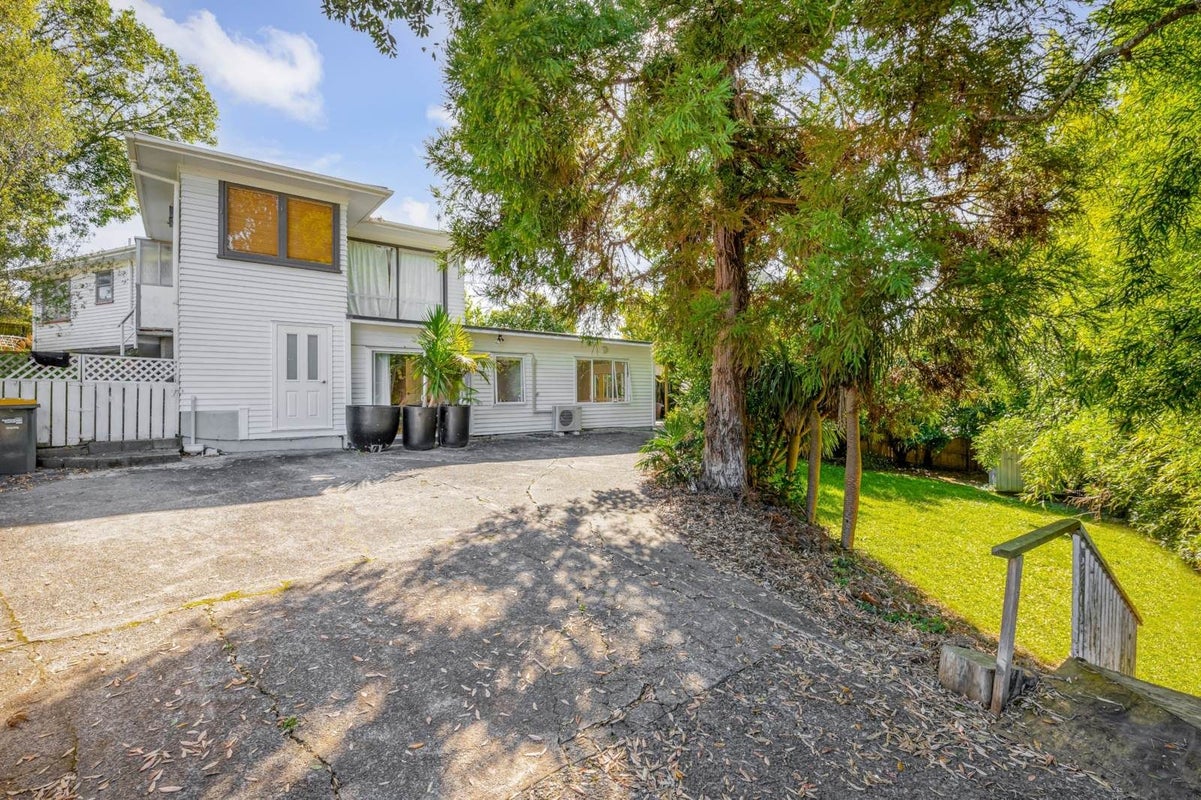 30 Kelkirk Street, Kelston, Auckland - Carousel 1
