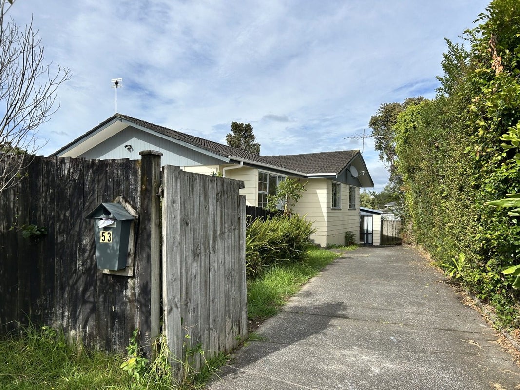 53 Donovan Avenue, Massey, Auckland - Carousel 2