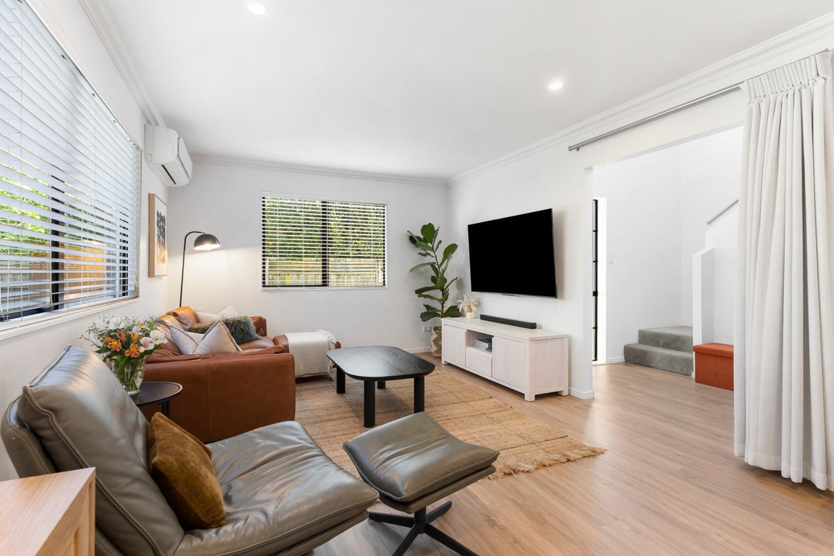 2/34 Selwyn Crescent, Forrest Hill, Auckland - Carousel 2