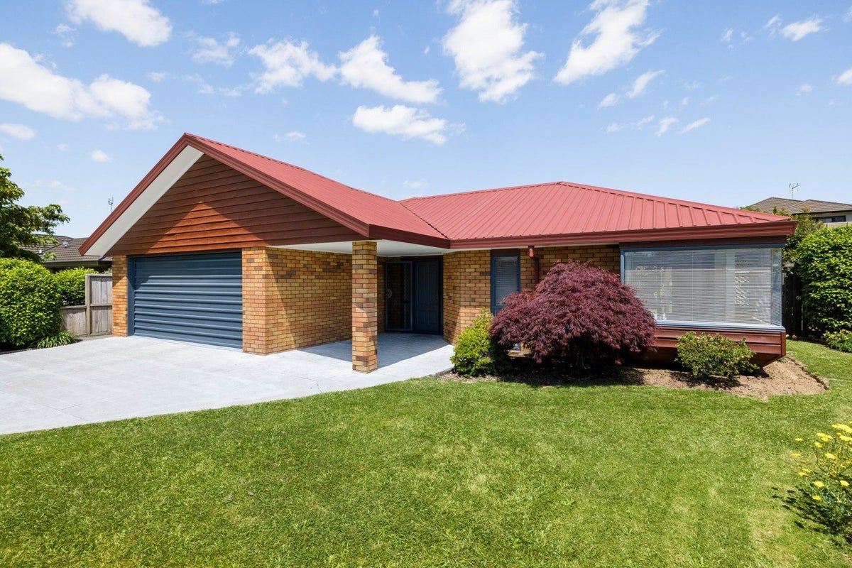 15 Discovery Drive, Flagstaff, Hamilton - Carousel 1