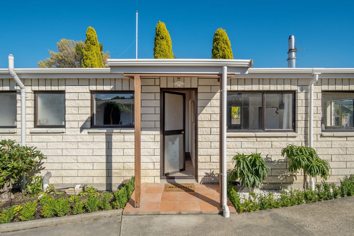 8 Grady Street, Mayfield, Blenheim - Carousel 1