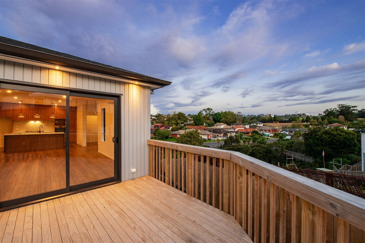 32 Korihi Drive, Swanson, Auckland - Carousel 1