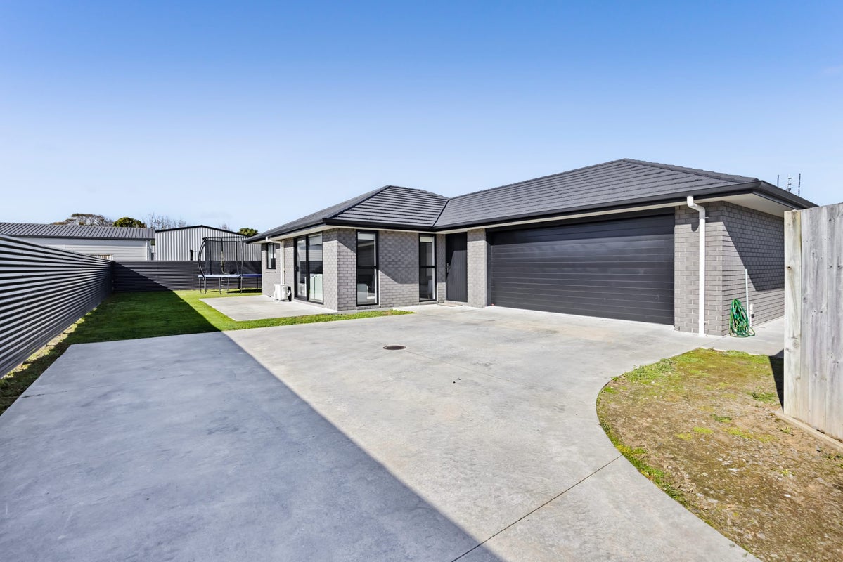 32 Hunter Street, Normanby, Hawera - Carousel 1