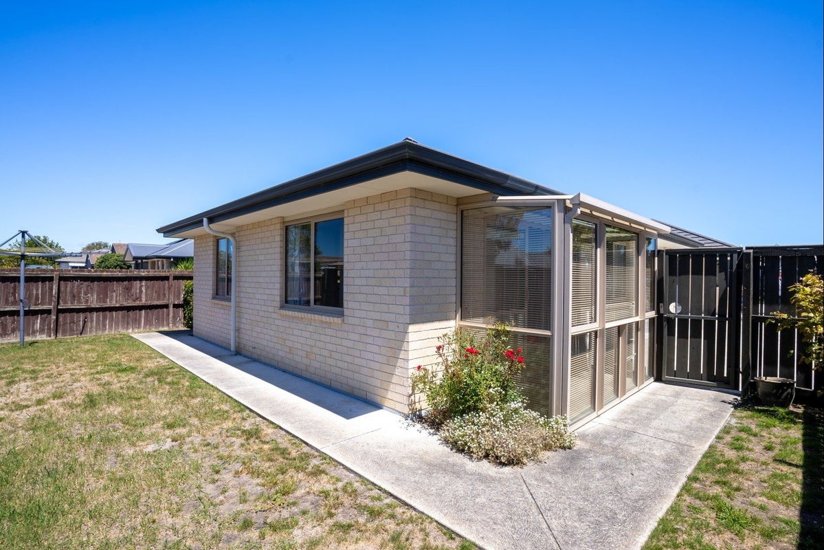 1/81 Royal Park Drive, Parklands, Christchurch - Carousel 15