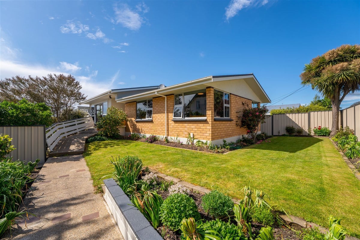 19 Greta Street, South Hill, Oamaru - Carousel 1