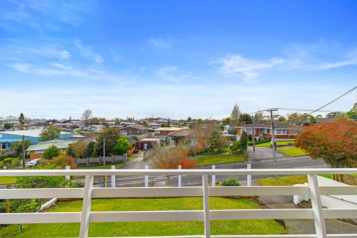 56 MacDonald Road, Glenview, Hamilton - Carousel 2