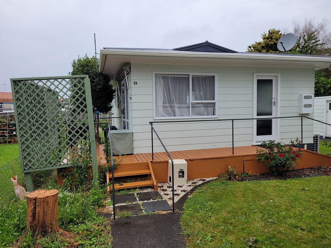 8 Caernarvon Street, Dinsdale, Hamilton - Carousel 1