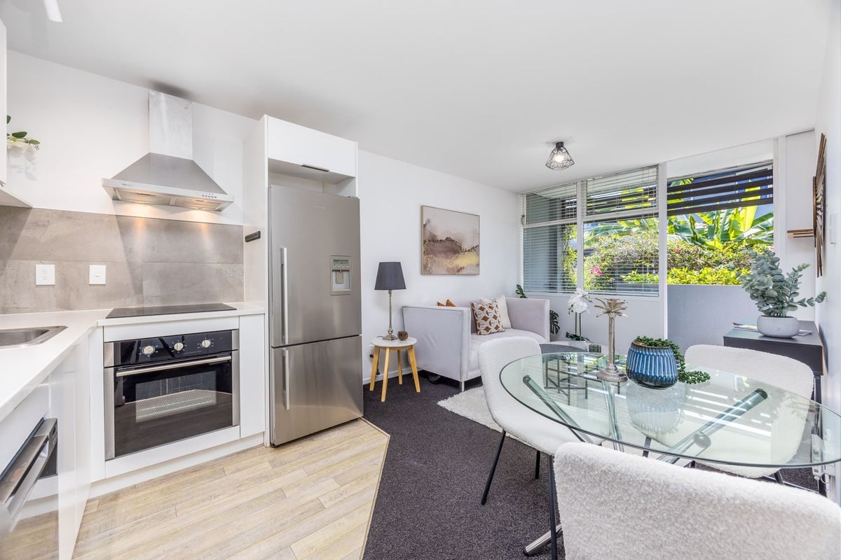 3/9 Don Croot Street, Western Springs, Auckland - Carousel 1