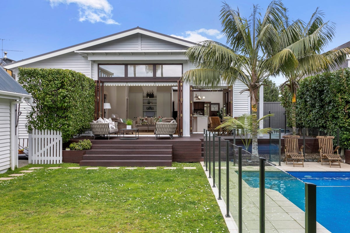 7 Corbett-Scott Avenue, Epsom, Auckland - Carousel 2
