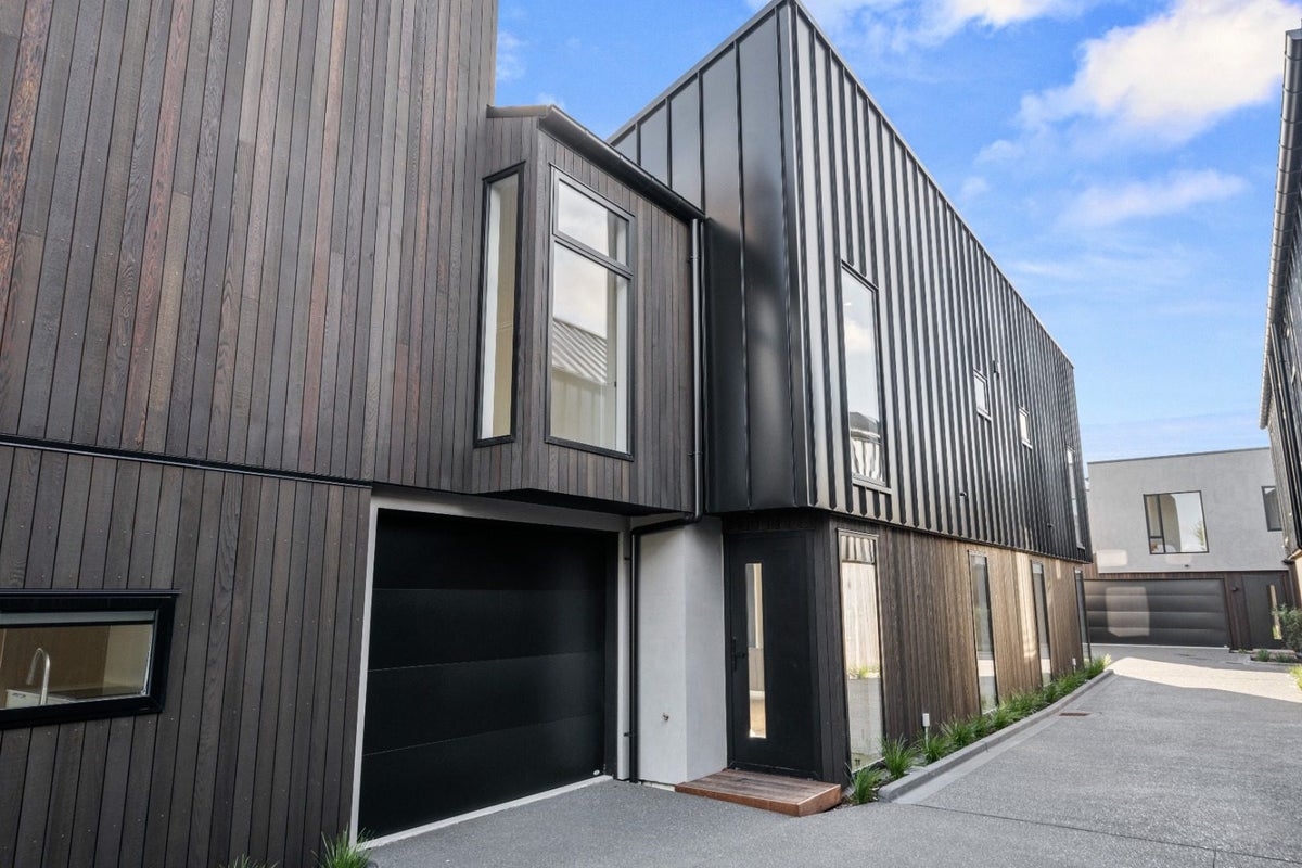 2/9 Innes Road, St Albans, Christchurch - Carousel 1