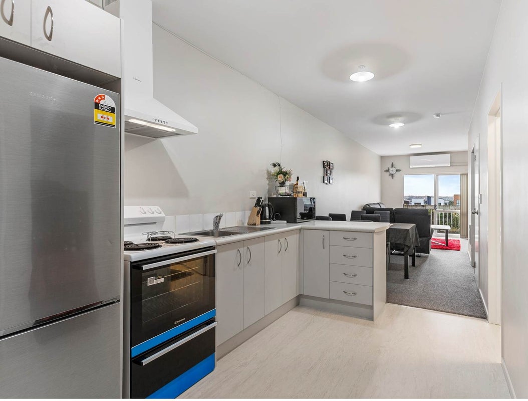 17/242 Great North Road, Henderson, Auckland - Carousel 1