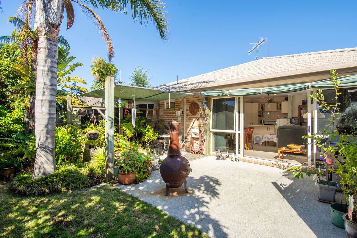 10 Summerland Crescent, Papamoa Beach, Papamoa - Carousel 11