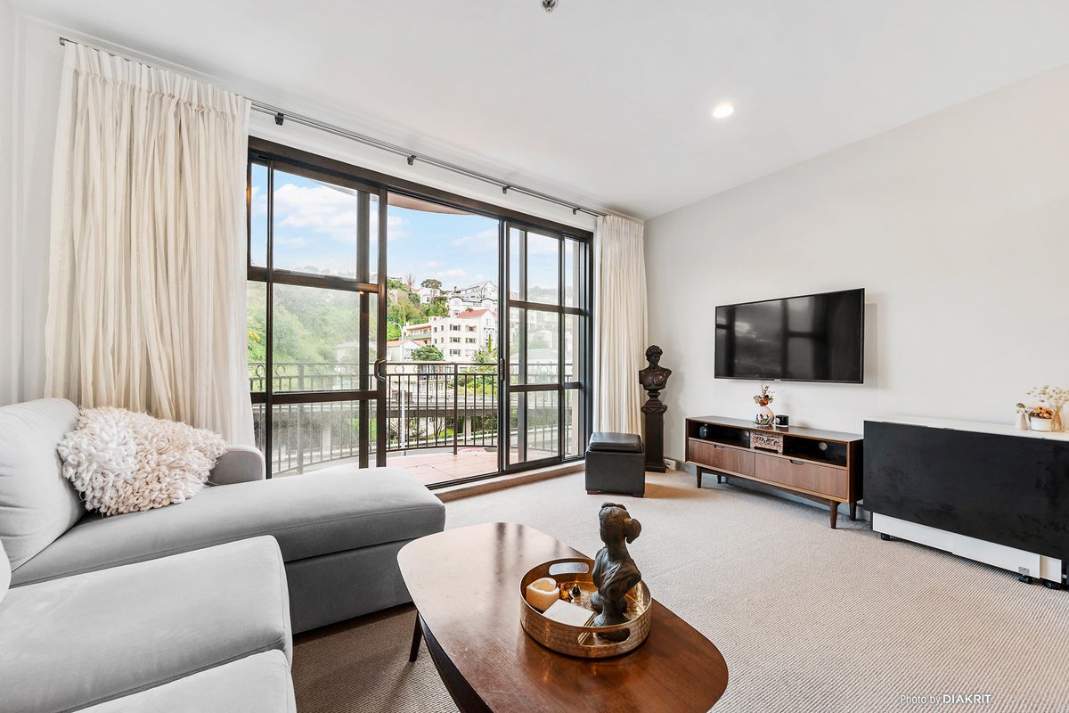 4P/154 The Terrace, Wellington Central, Wellington - Carousel 2