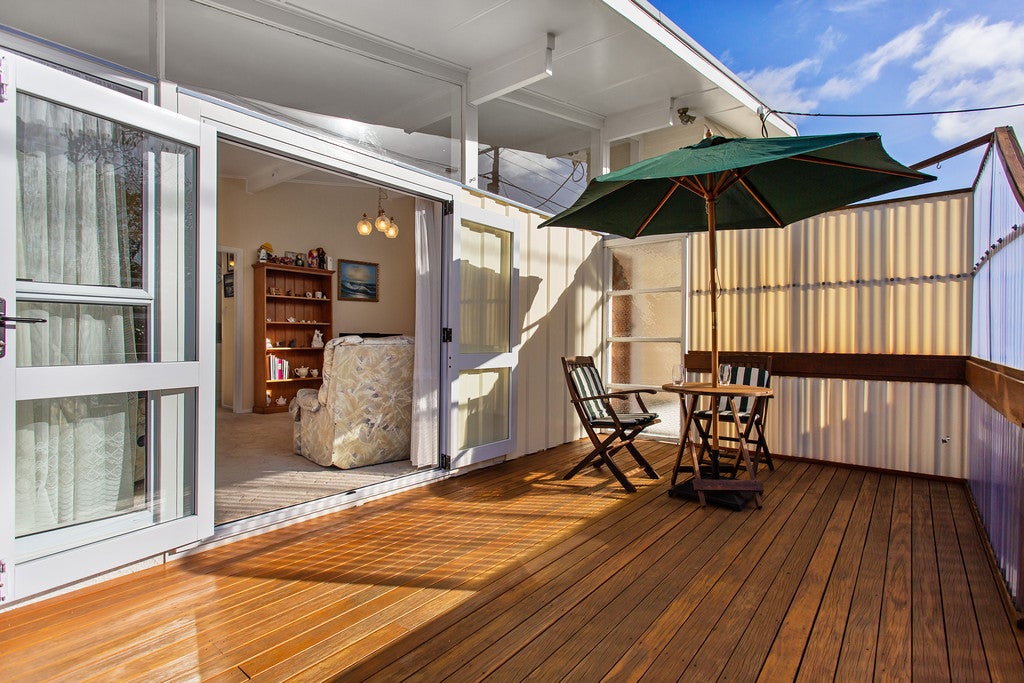 108 Godley Road, Green Bay, Waitakere - Carousel 1