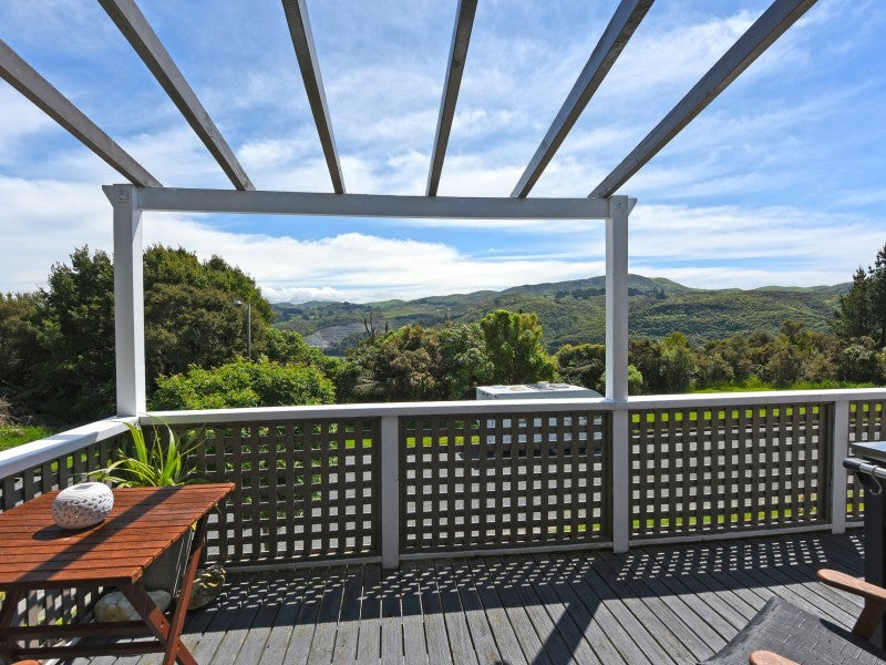 13 Whitechapel Grove, Stokes Valley, Lower Hutt - Carousel 2